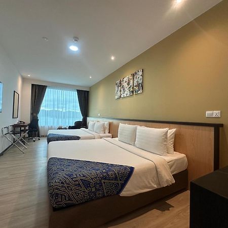 Hotel 7 Suria Kota Kinabalu Exterior foto