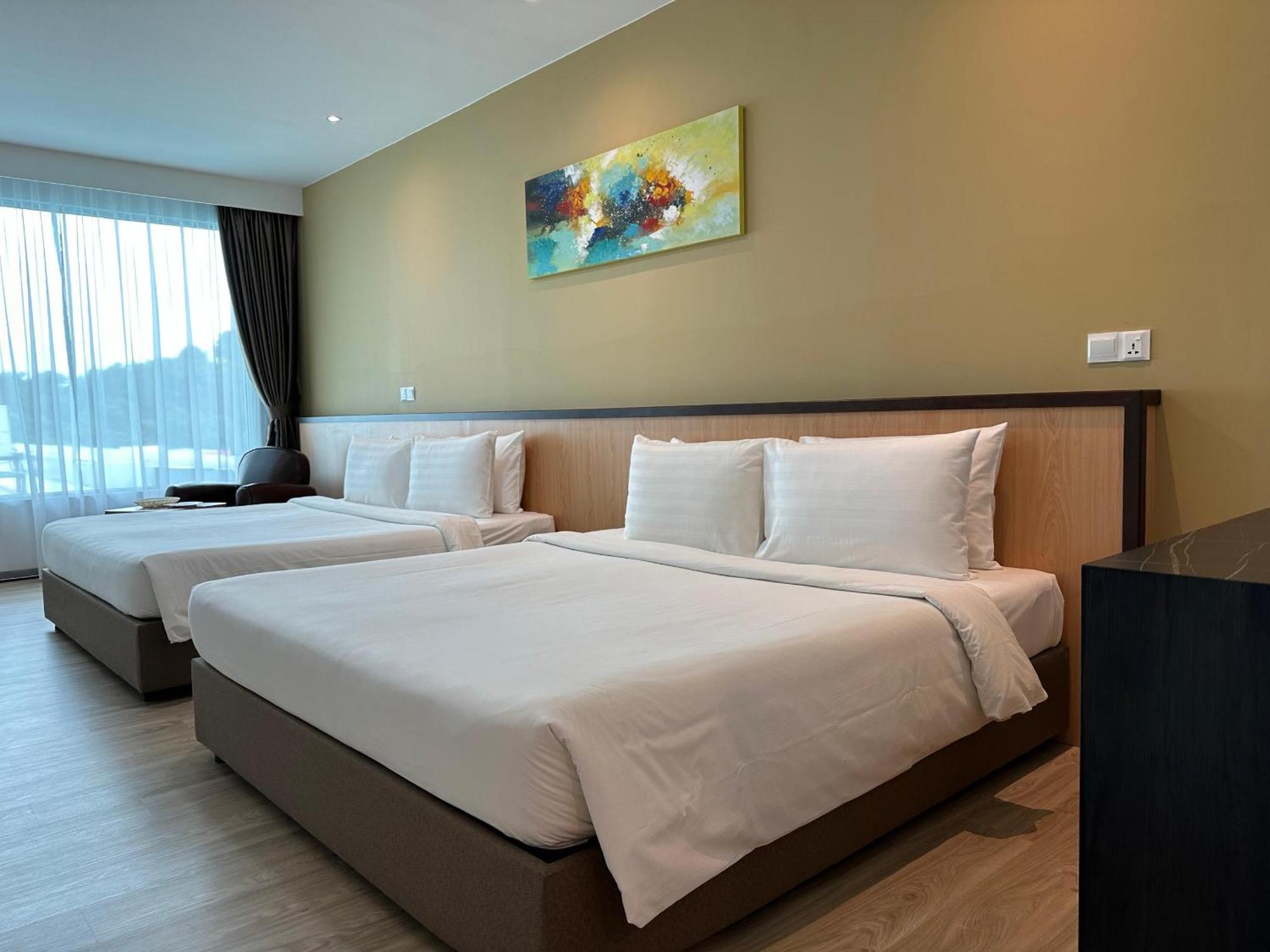 Hotel 7 Suria Kota Kinabalu Exterior foto